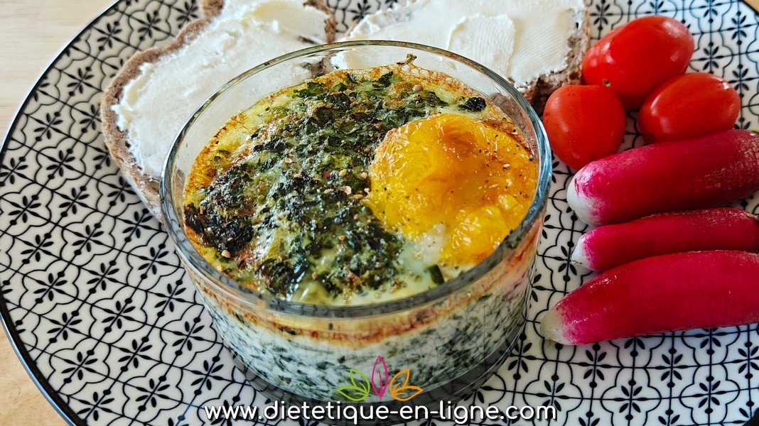 Épinards et Œuf cocotte au four - Diététique En Ligne 